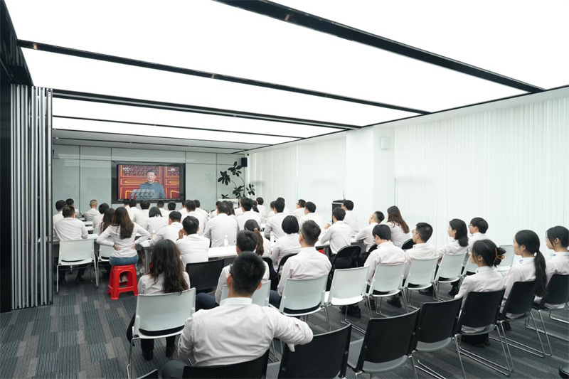 Sampung taon ng pag -aalsa, 1.4 bilyong puso ng mga tao - nagbabahagi ang QGM ng kaluwalhatian sa inang bayan